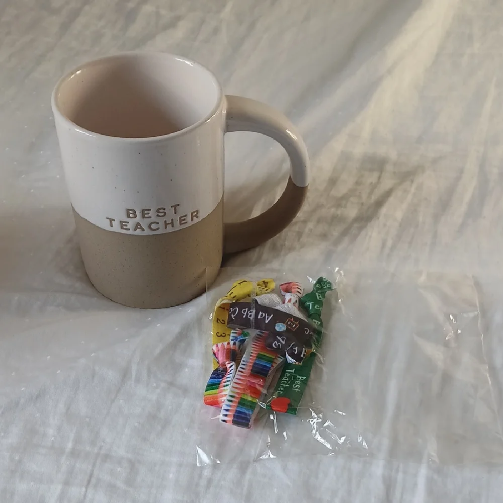 Best Teacher Mug with 4 Teachers Bracelts